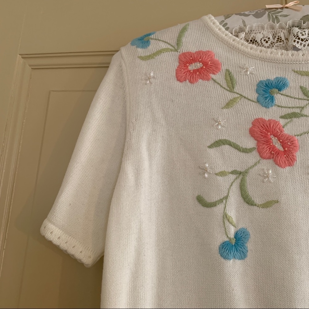 Vintage Cream Short Sleeve Cottagecore Floral Sweater SZ M - Picture 2 of 16